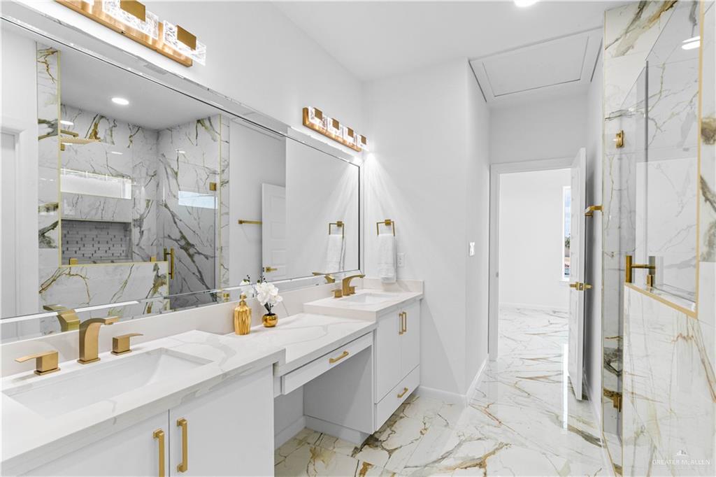 Photo 13 of 803 Corales Street