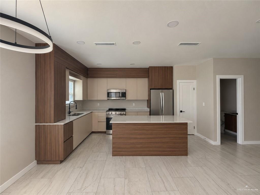 Photo 3 of 2224 Corales Street
