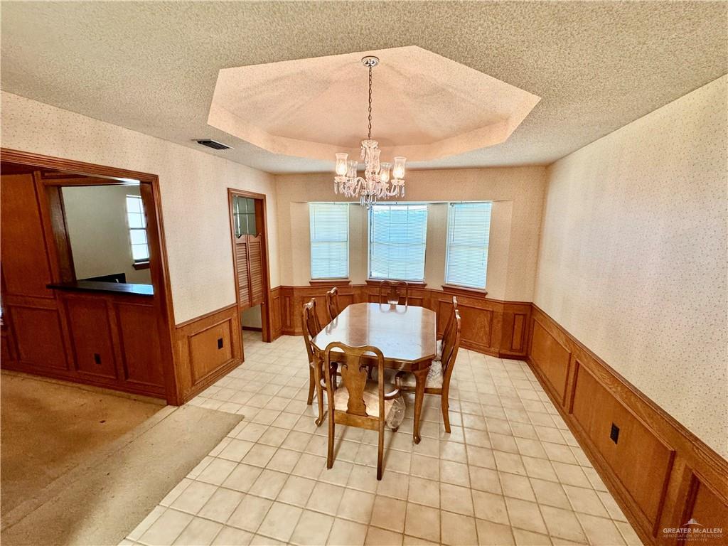 Photo 5 of 2024 Oriole Avenue