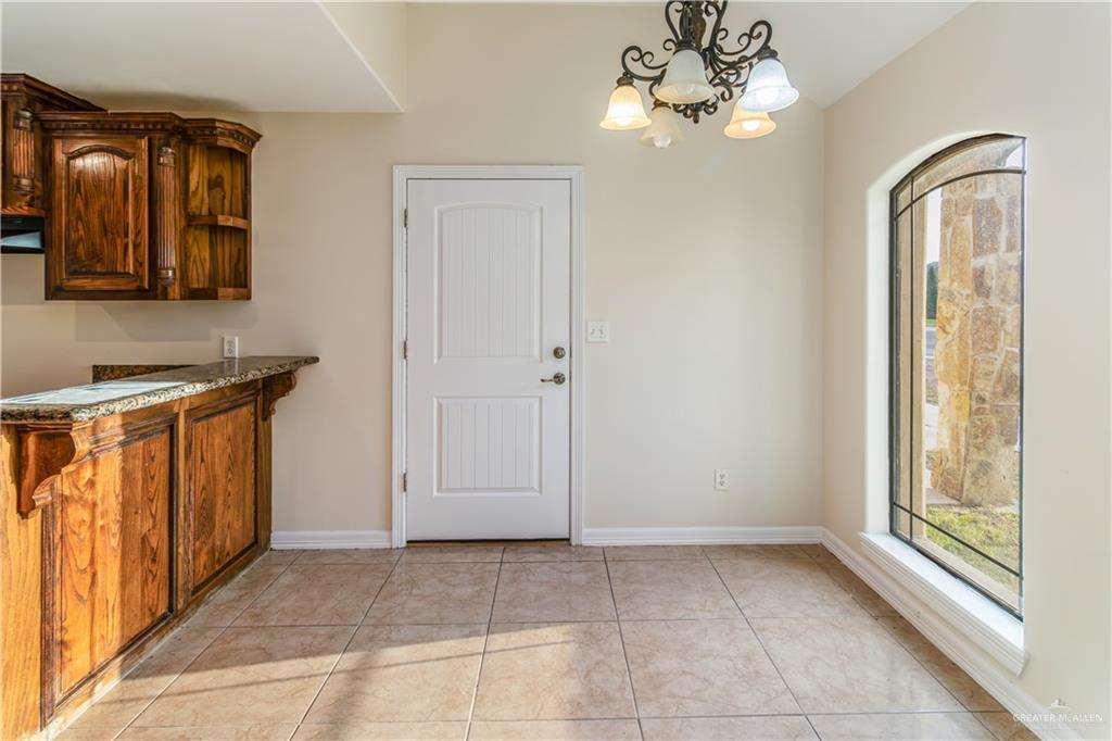 Photo 7 of 1332 Royal Palm Street