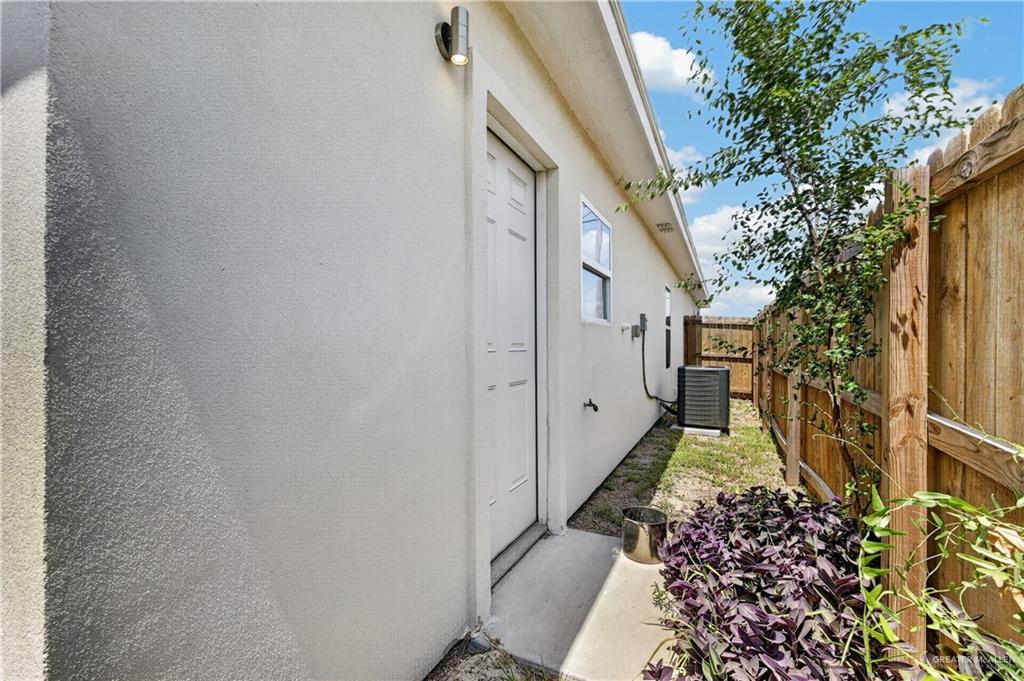 Photo 23 of 3100 Kenwood Street