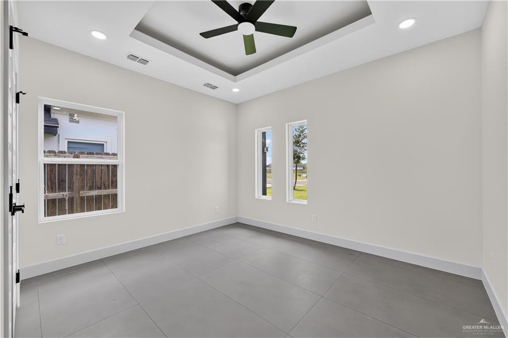 Photo 7 of 1417 Dawes Avenue