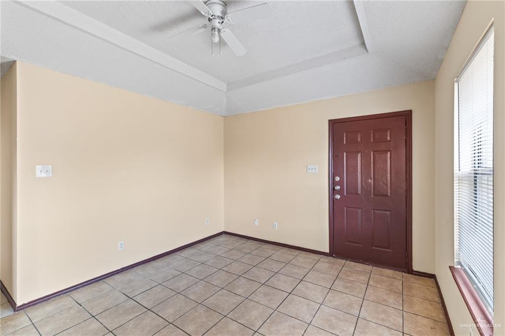 Photo 3 of 411 Date Palm Street