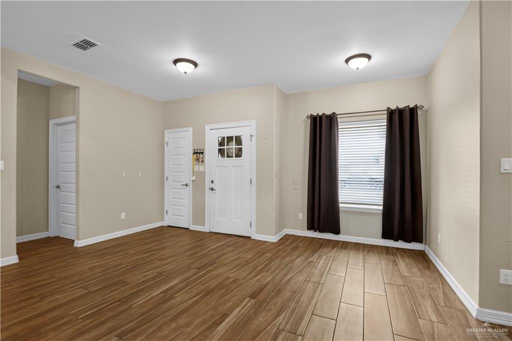 Photo 9 of 213 Aaron Street
