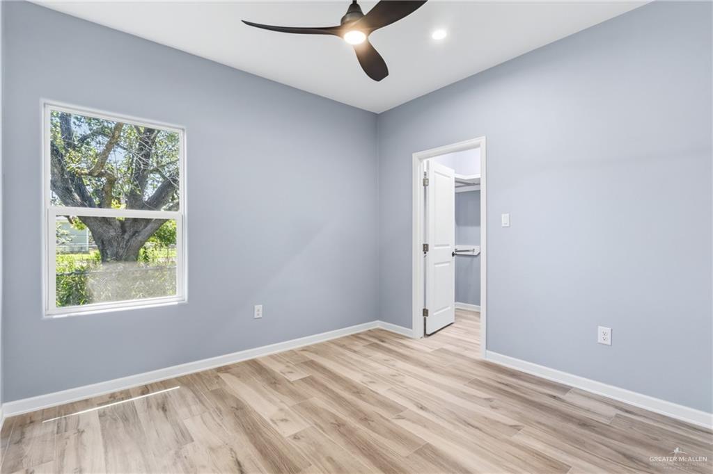 Photo 8 of 405 Huisache Street