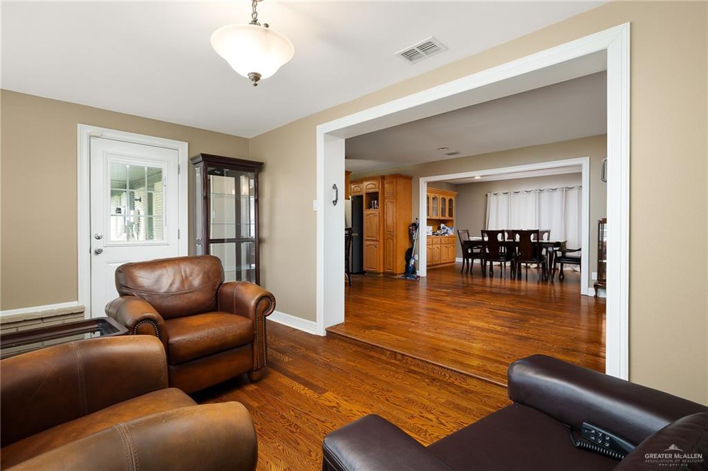 Photo 10 of 1401 Highland Avenue