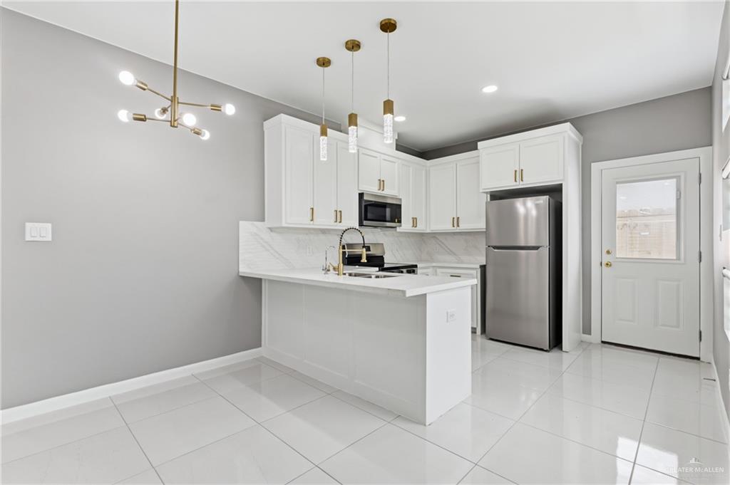 Photo 5 of 1802 Violet Drive