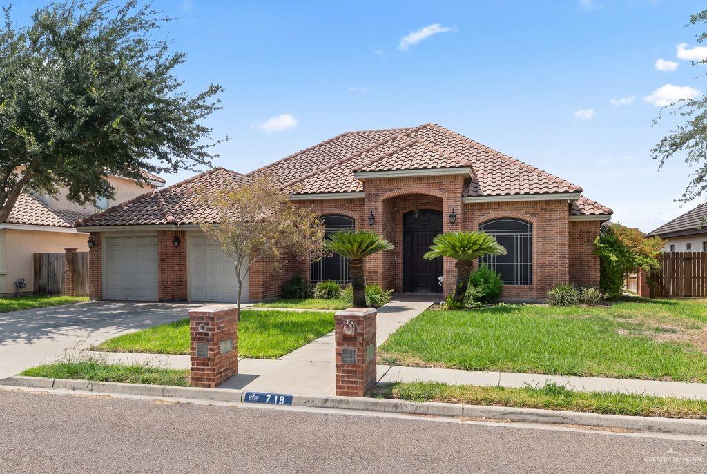 Photo 2 of 719 Sabal Avenue