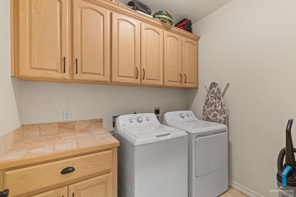 Photo 9 of 719 Sabal Avenue