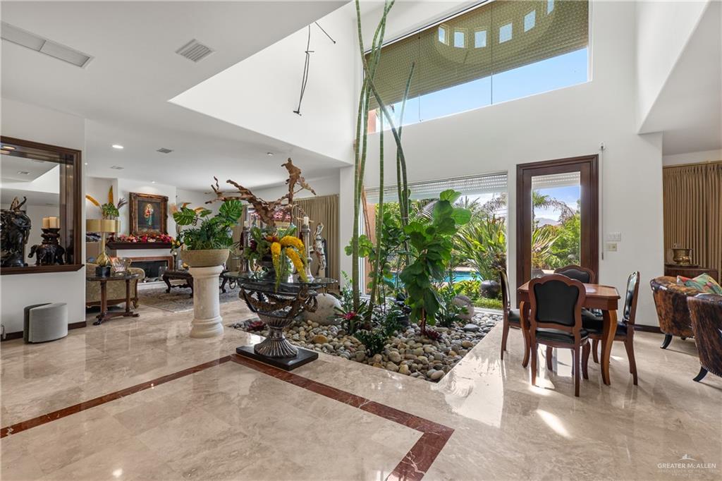 Photo 5 of 1617 Palm Valley Drive