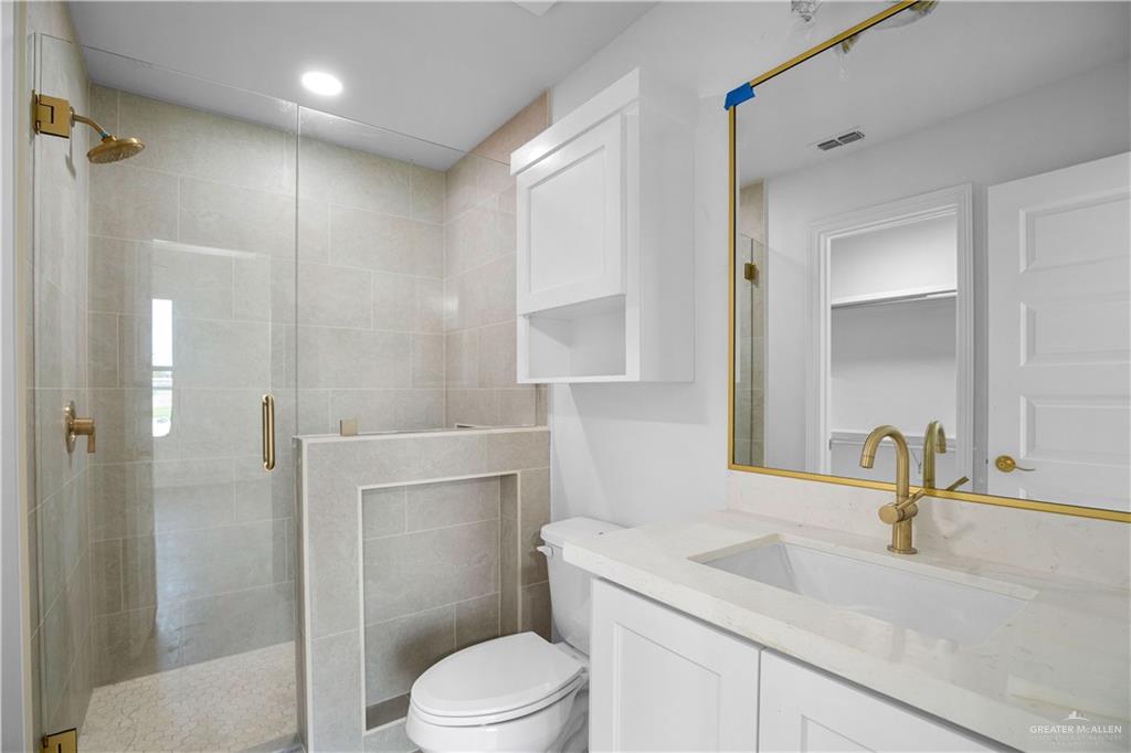 Photo 9 of 1005 Emerald Drive