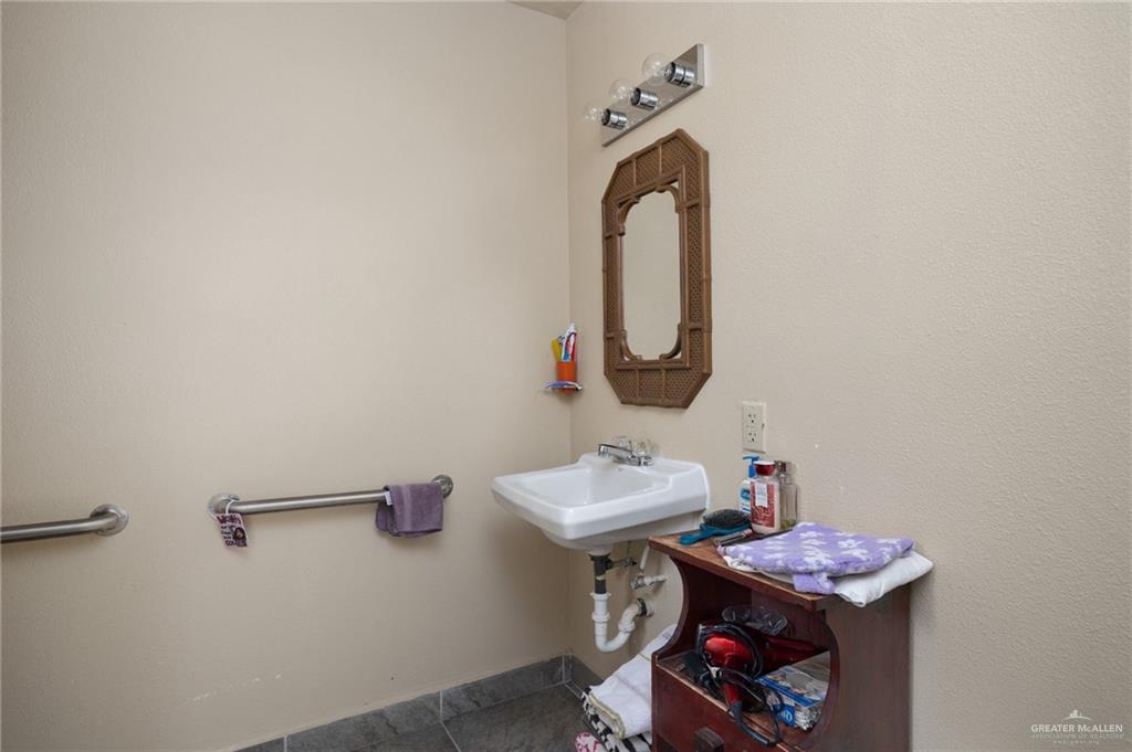 Photo 12 of 705 Garcia Street