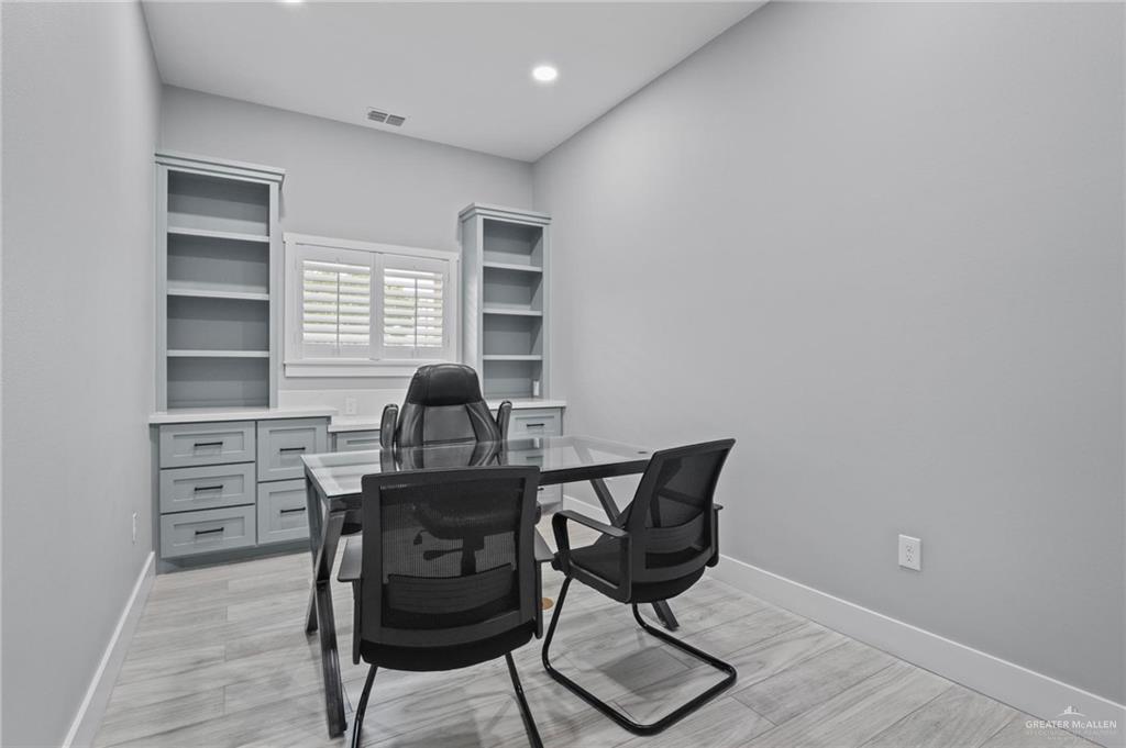 Photo 18 of 1303 Silver Avenue