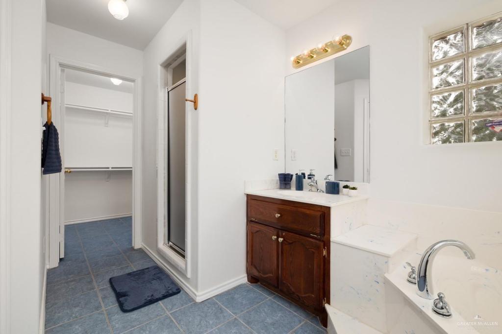 Photo 14 of 407 Clinton Avenue