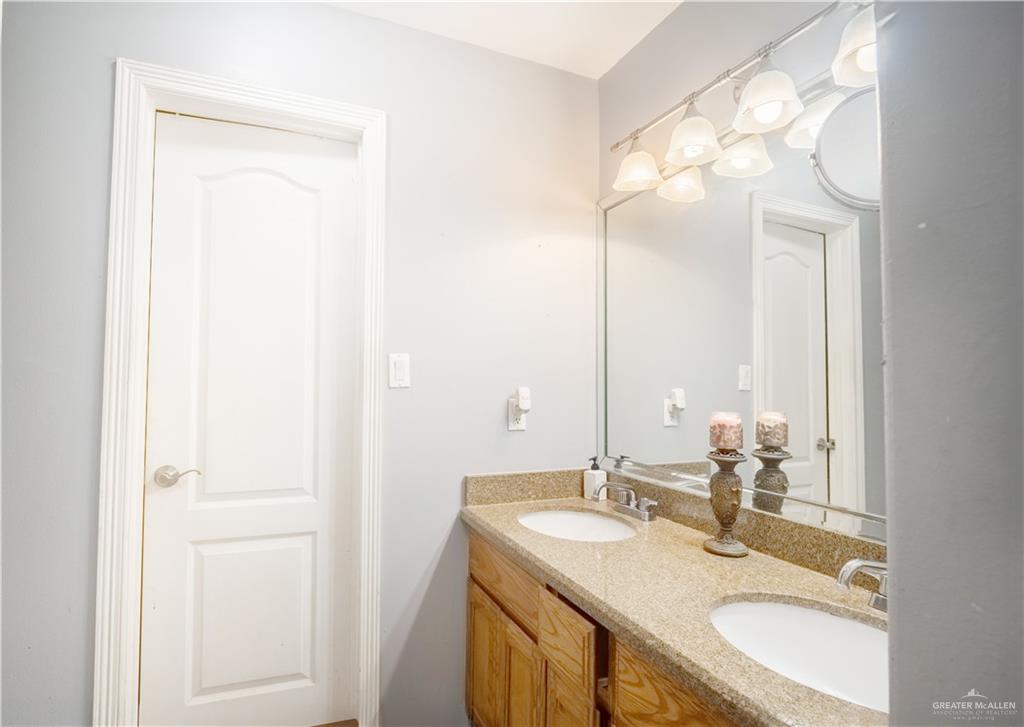 Photo 20 of 704 Oliverio Avenue