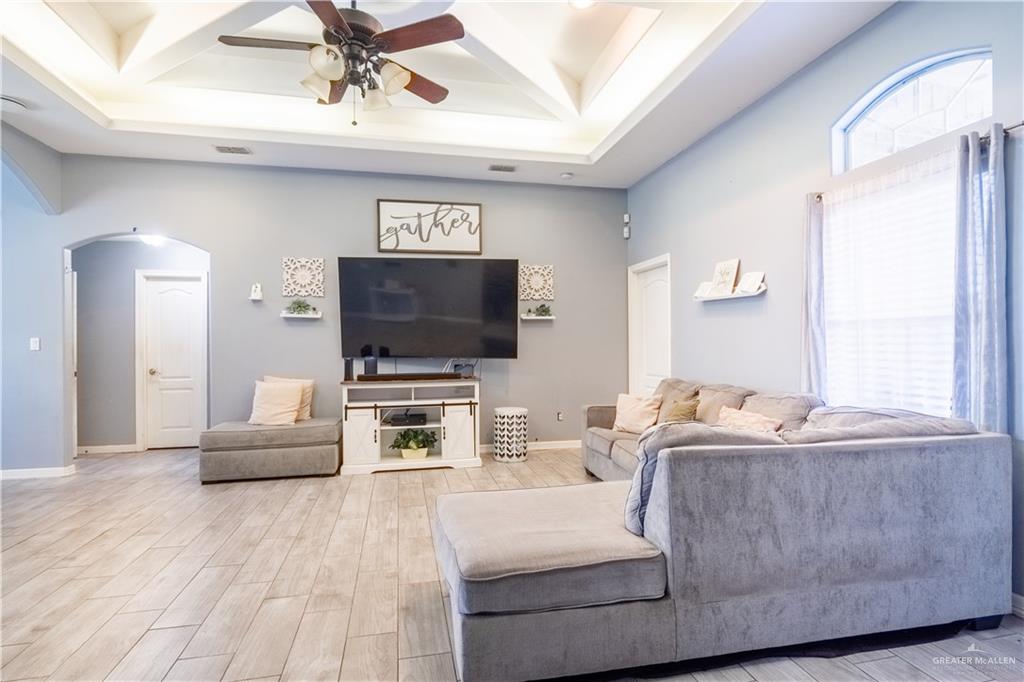 Photo 3 of 704 Oliverio Avenue