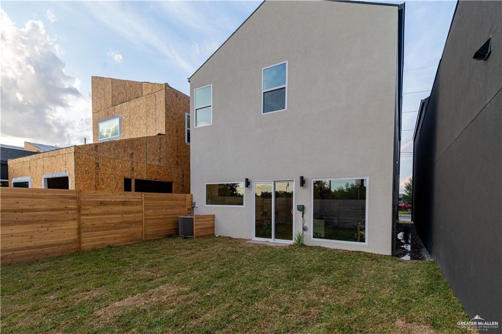 Photo 18 of 2613 Warbler Avenue