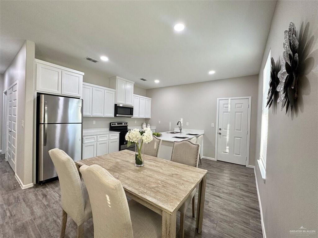 Photo 4 of 3302 Wolf Creek Avenue #3