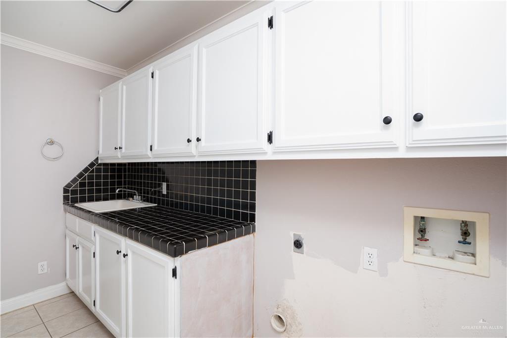 Photo 12 of 2802 Montgomery Drive