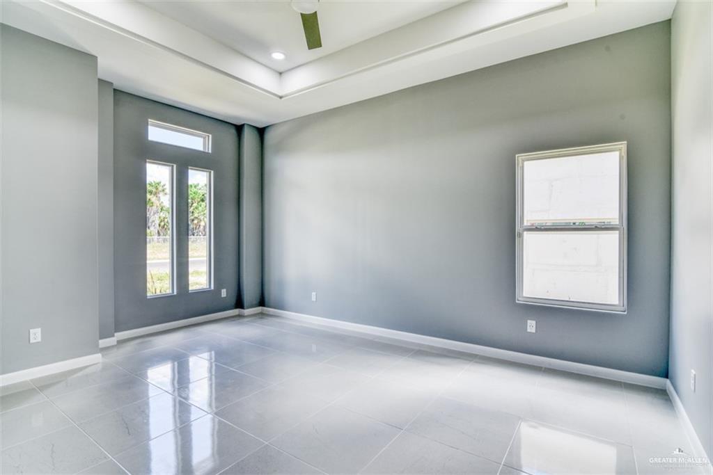 Photo 11 of 3104 Zinnia Avenue
