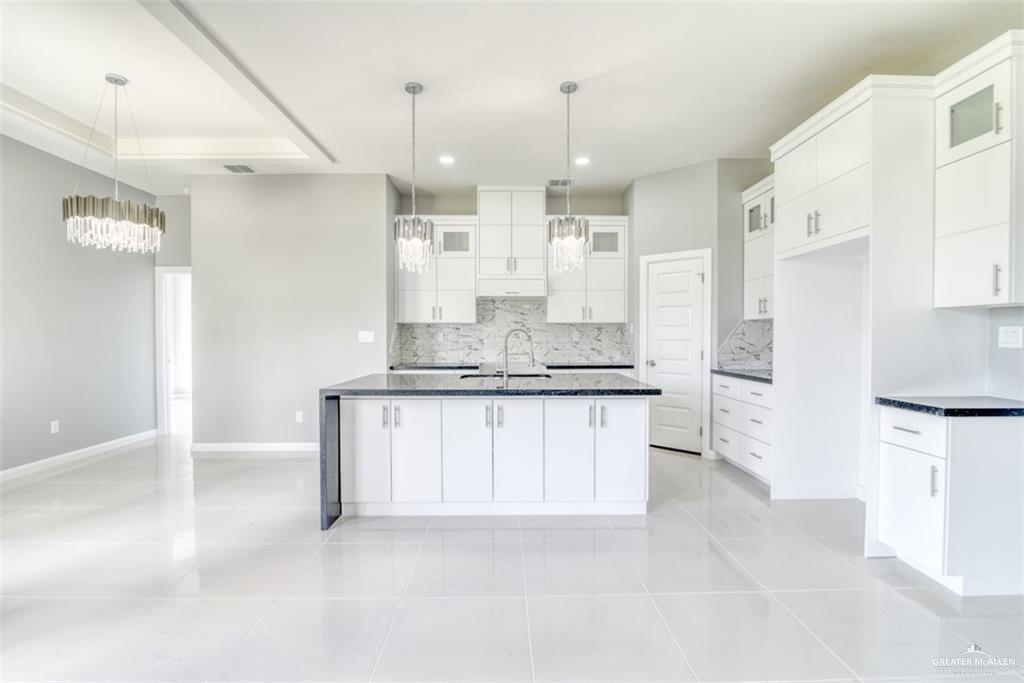 Photo 6 of 3104 Zinnia Avenue