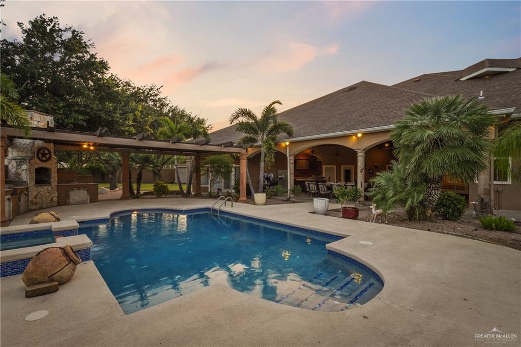 Photo 8 of 1508 Thornwood Drive