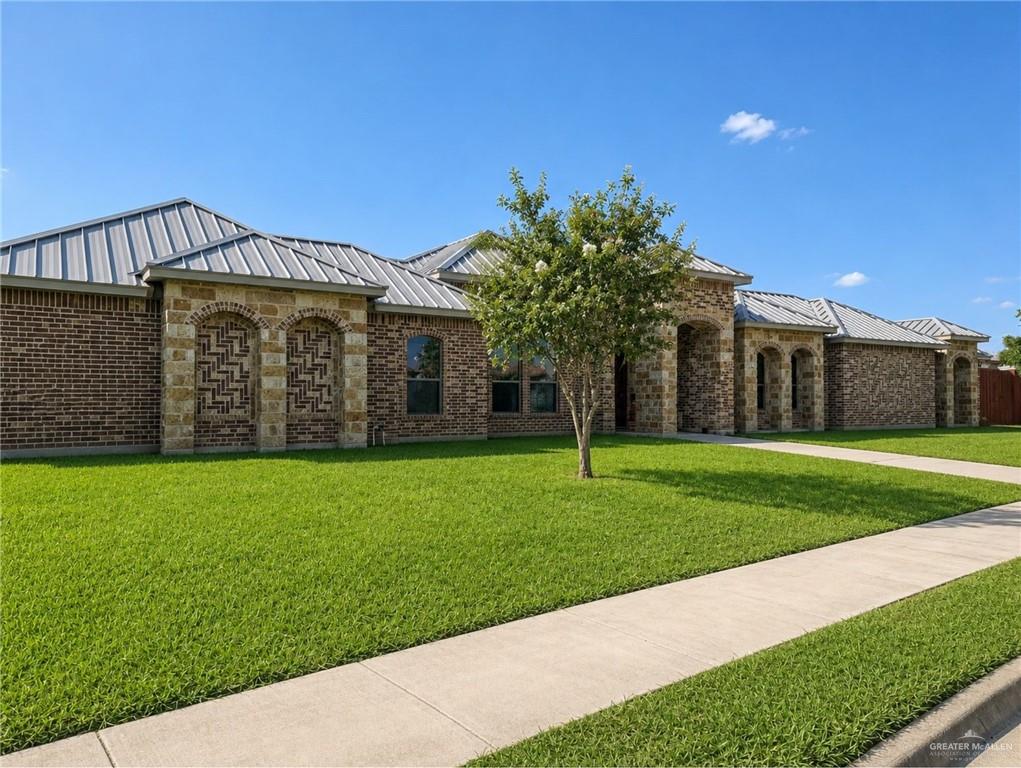 Photo 3 of 2716 Brazos Avenue