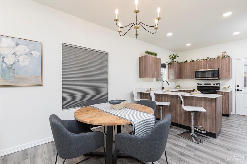 Photo 6 of 1006 Clarence Avenue #2