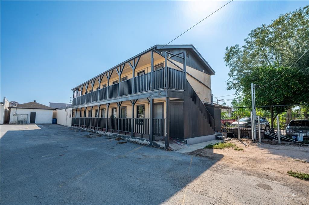 Photo 3 of 130 Texas Avenue #1