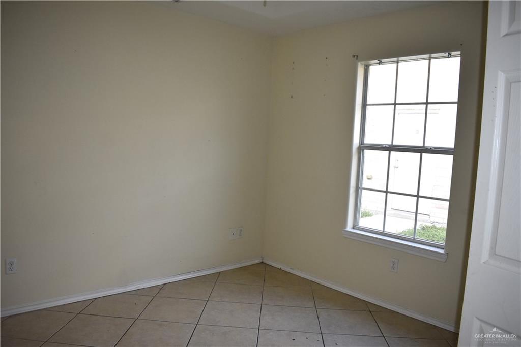 Photo 5 of 306 Albatross Avenue