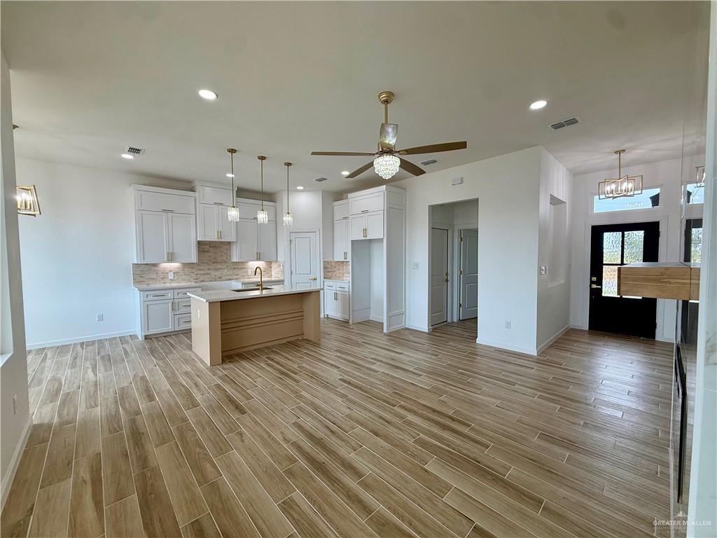 Photo 4 of 5809 Luz Del Sol Street