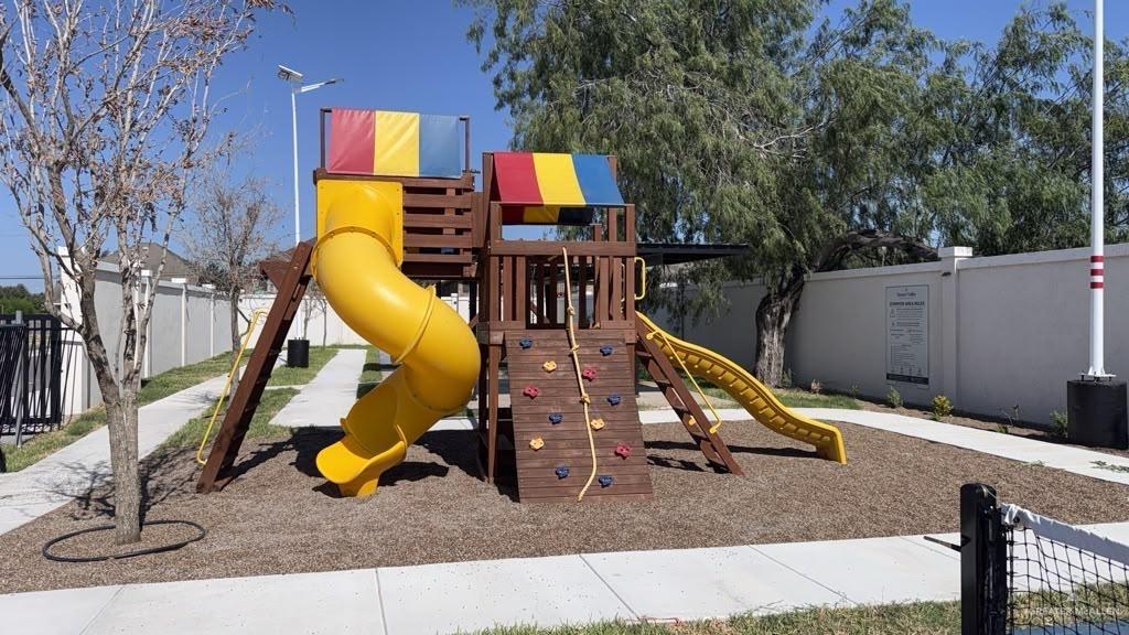 Photo 18 of 4216 Hummingbird Avenue #74