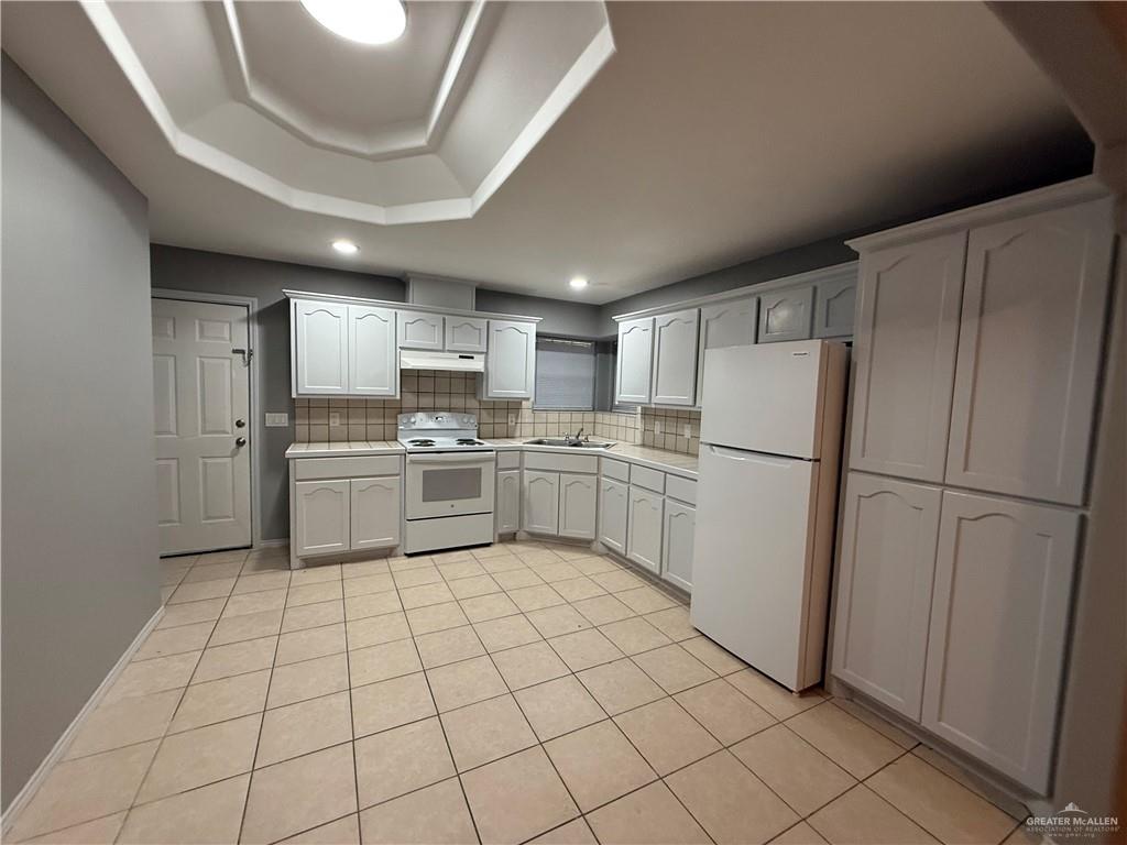 Photo 4 of 2223 Moonlight Lane #2