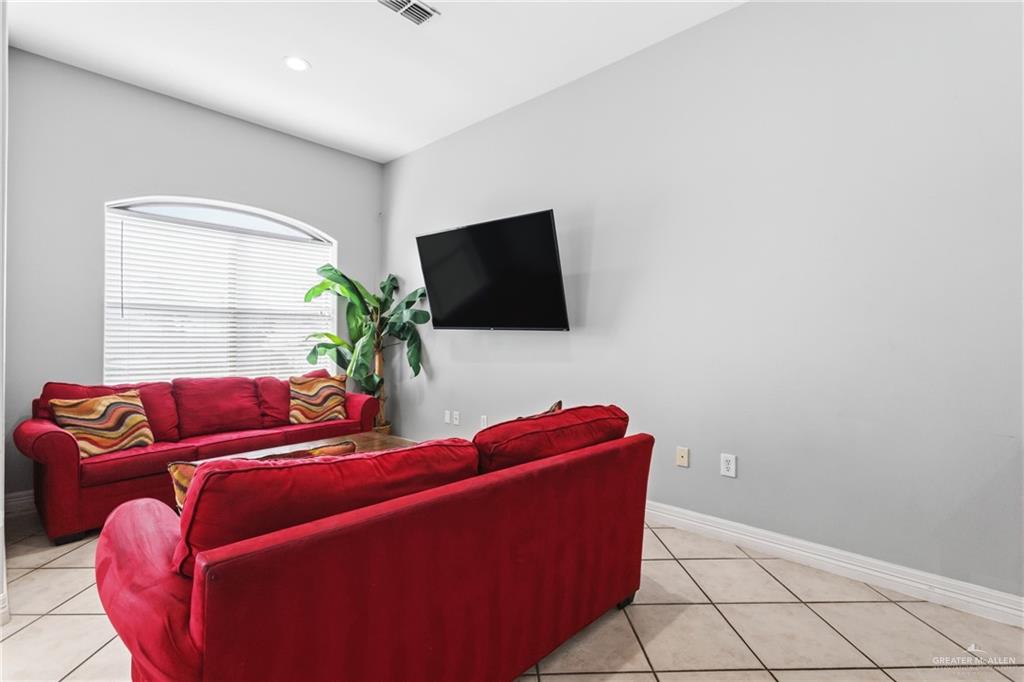 Photo 3 of 103 Gardenia Street #8