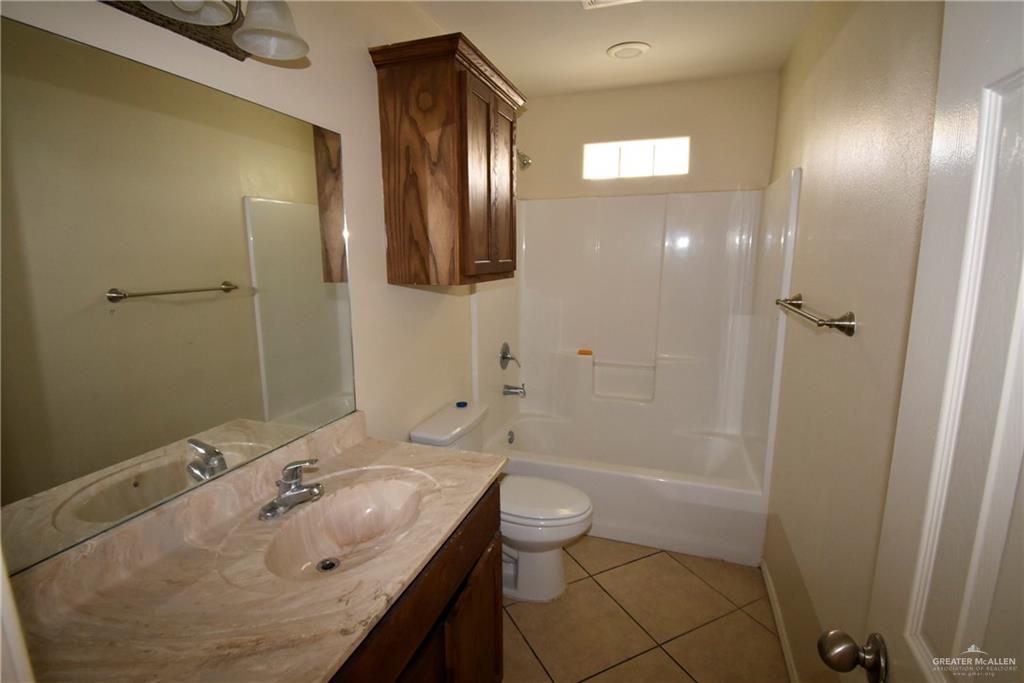 Photo 28 of 207 Albatross Avenue