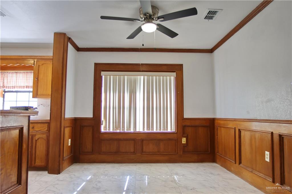 Photo 5 of 927 Salazar Street