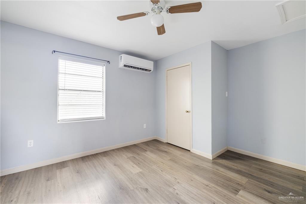 Photo 7 of 102 Holland Avenue