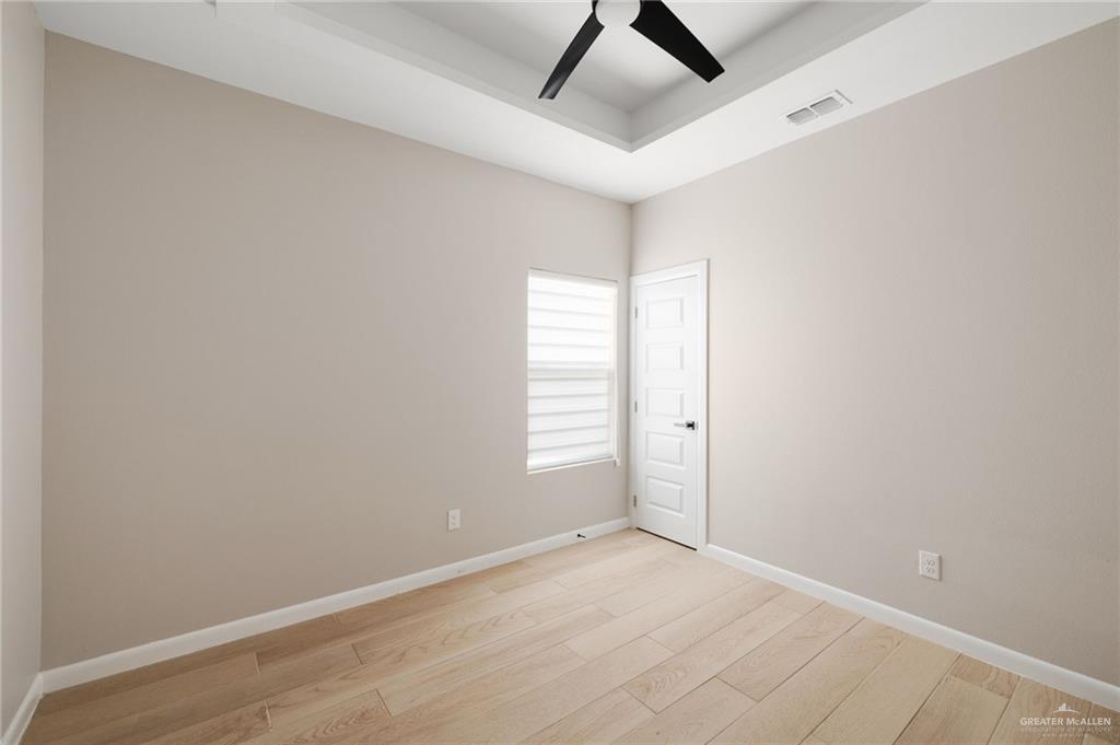 Photo 8 of 5813 Ozark Avenue