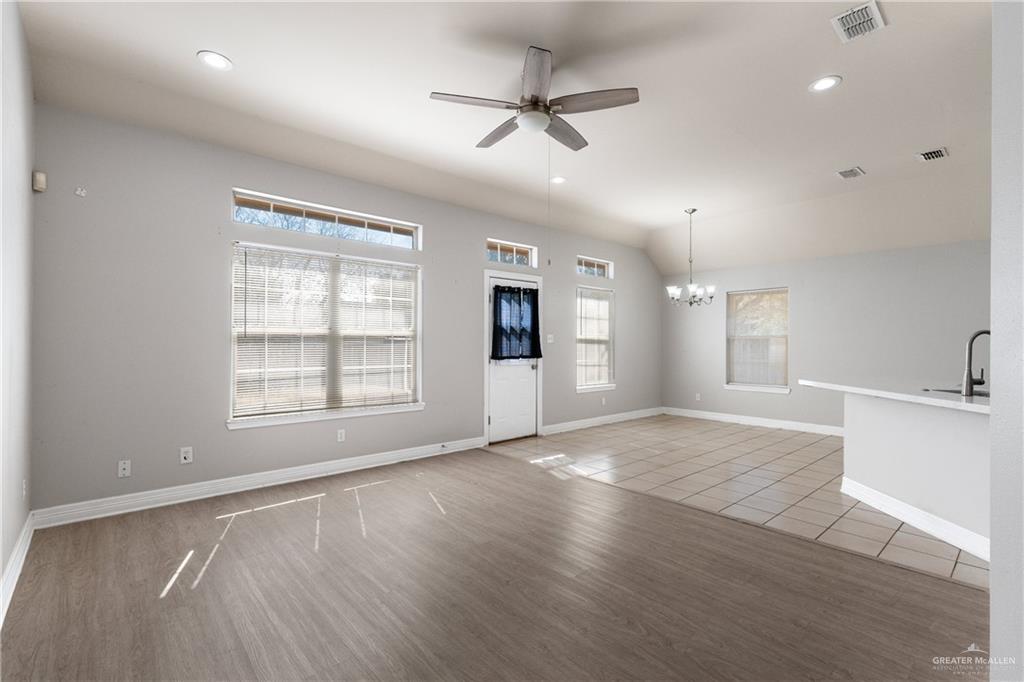 Photo 5 of 4605 Hackberry Avenue