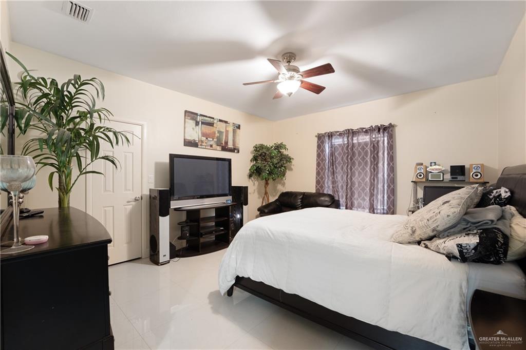 Photo 12 of 706 Chelsea Drive
