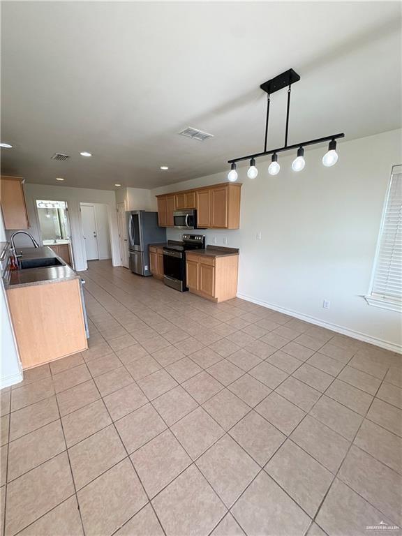 Photo 9 of 809 Santos Avenue
