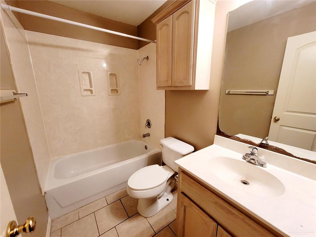 Photo 14 of 2402 Tahiti Drive #7