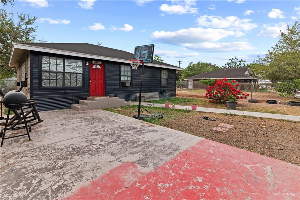 Single Family home at 915 Los Ebanos Street, San Juan, Texas