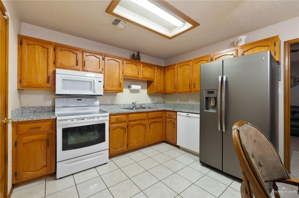 Photo 7 of 1804 Woodrow Street