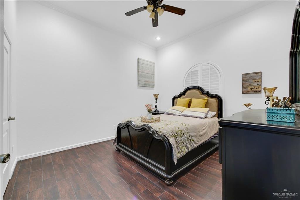 Photo 17 of 2405 Rhin Drive