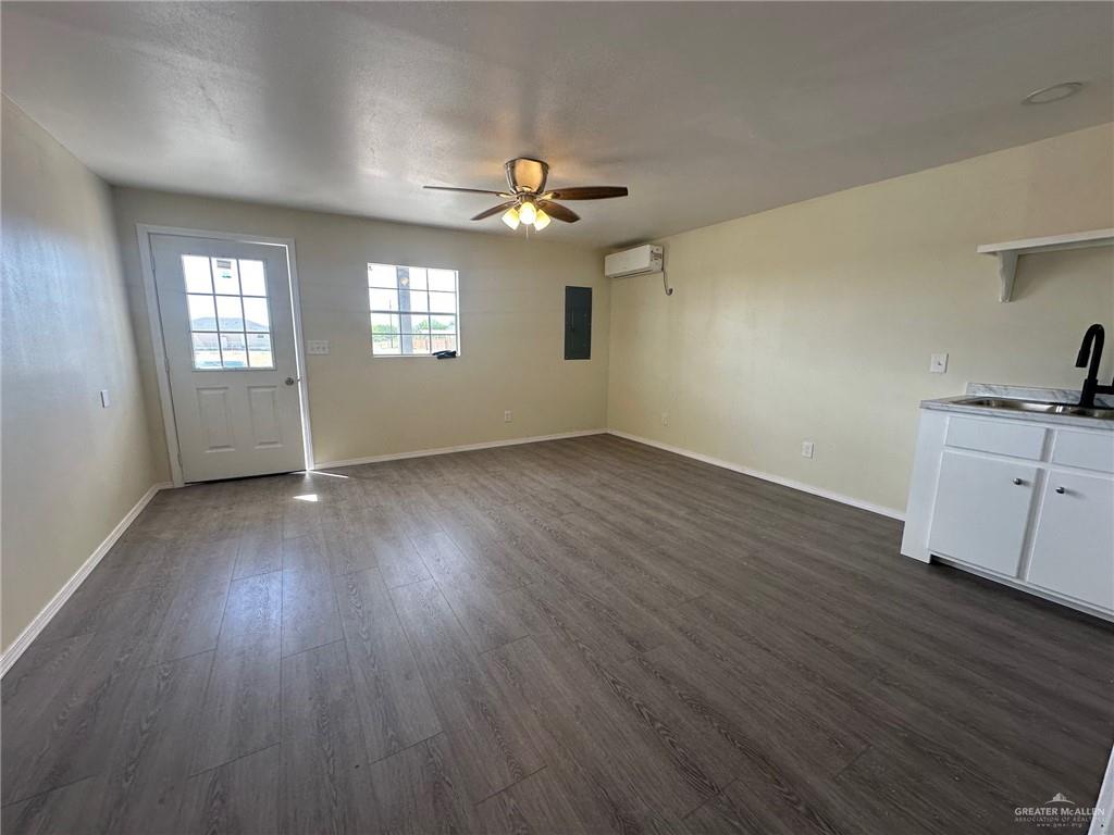 Photo 2 of 1436 Mariposa Drive