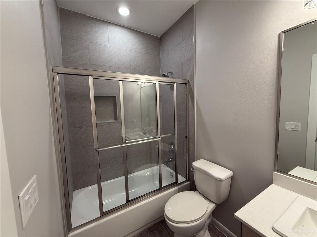 Photo 15 of 812 Dove Avenue #3