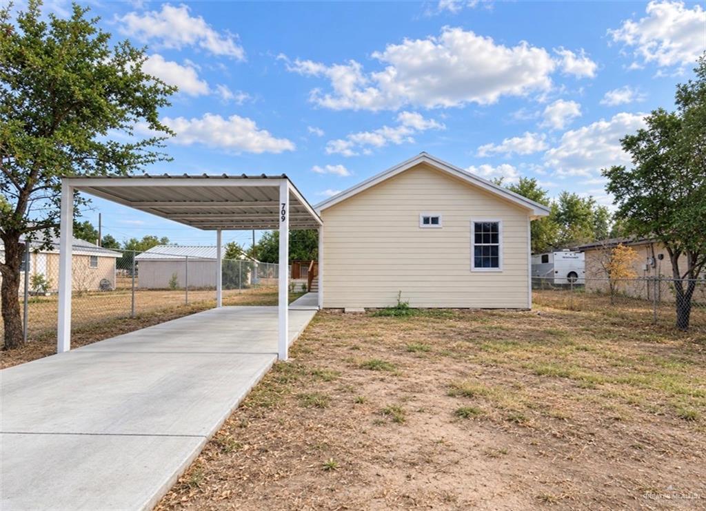 Photo 1 of 709 De Soto Avenue, Alamo