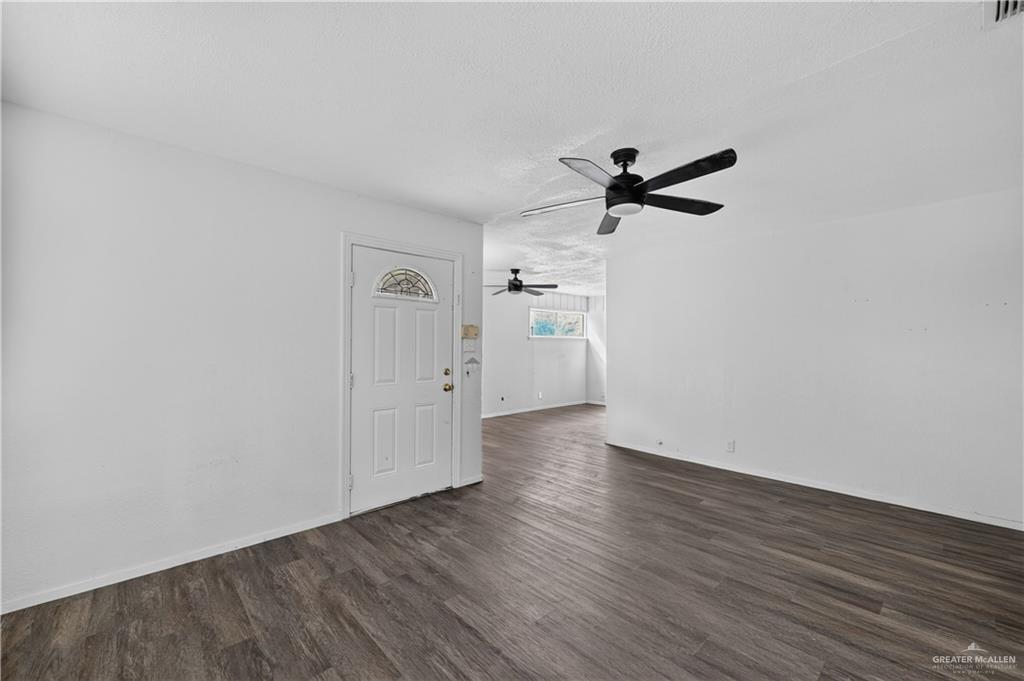 Photo 5 of 1606 Quince Avenue