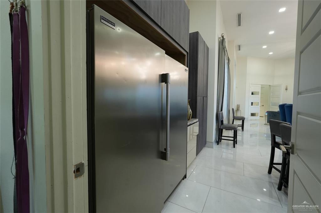 Photo 6 of 1203 Travis Street